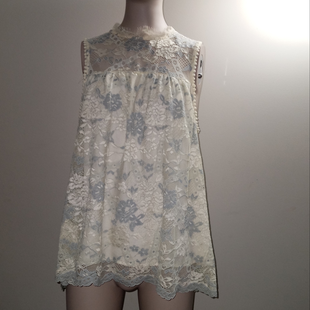 Taylor and sage cream lace tunic size small